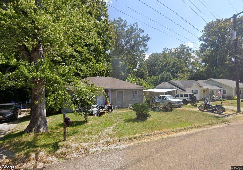 1823 Wheeler Dr, Natchez, MS 39120 - photo 1
