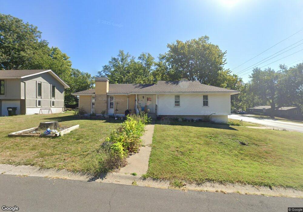 700 NW 10th St, Blue Springs, MO 64015 - photo 1