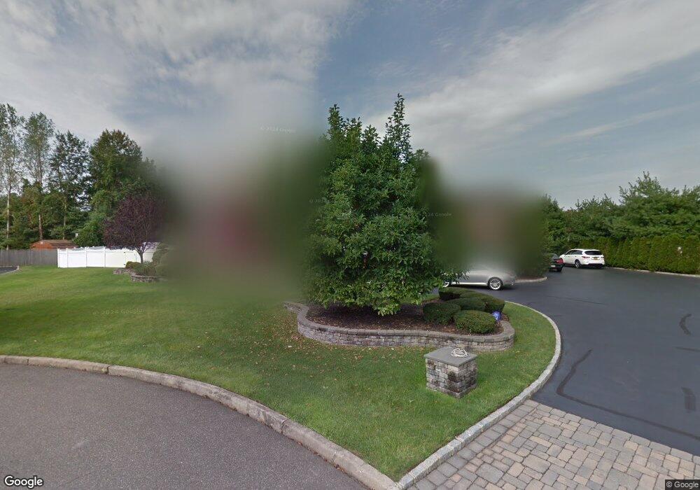 3 Astor Ct, Dix Hills, NY 11746 - photo 1