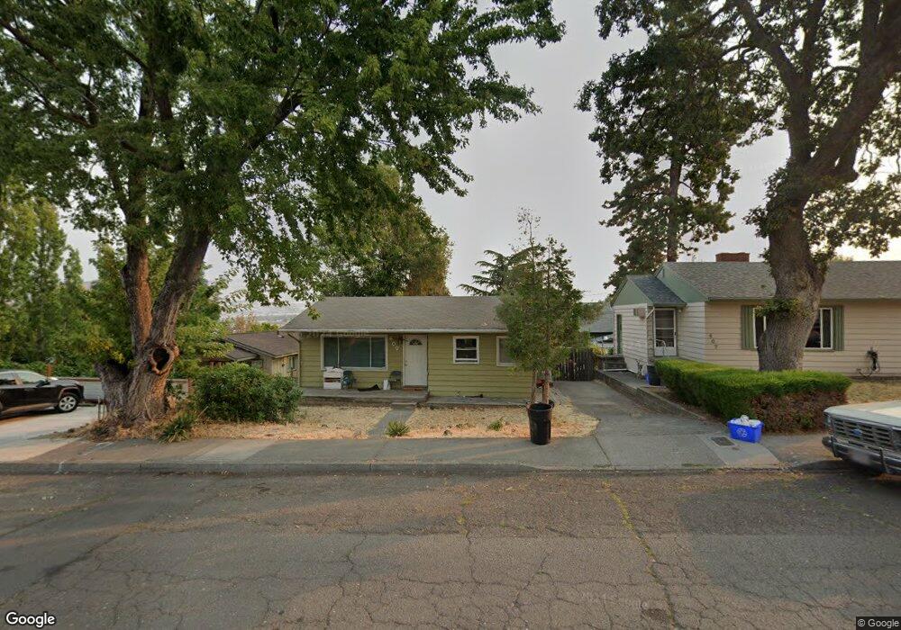 409 W 13th St, the Dalles, OR 97058 - photo 1