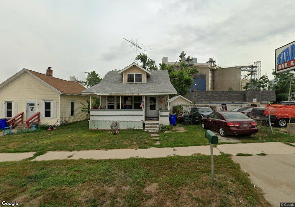 953 Rockford Rd SW, Cedar Rapids, IA 52404 - photo 1