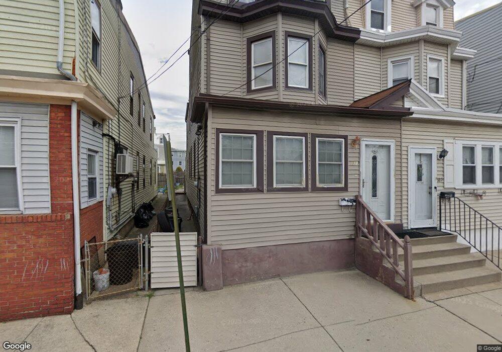 323 Middlesex St, Gloucester City, NJ 08030 - photo 1