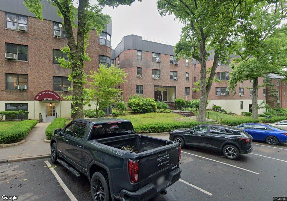 12 Welwyn Rd unit 1D, Great Neck, NY 11021 - photo 1