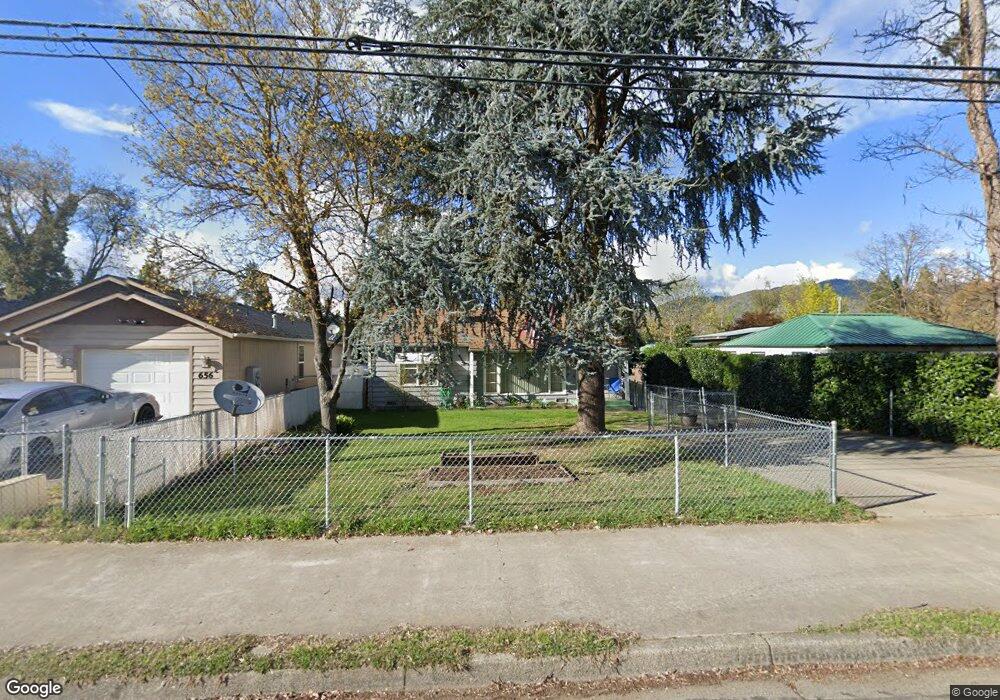 660 E Park St, Grants Pass, OR 97527 - photo 1