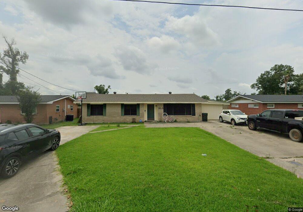 909 Michael Ln, Lake Charles, LA 70605 - photo 1