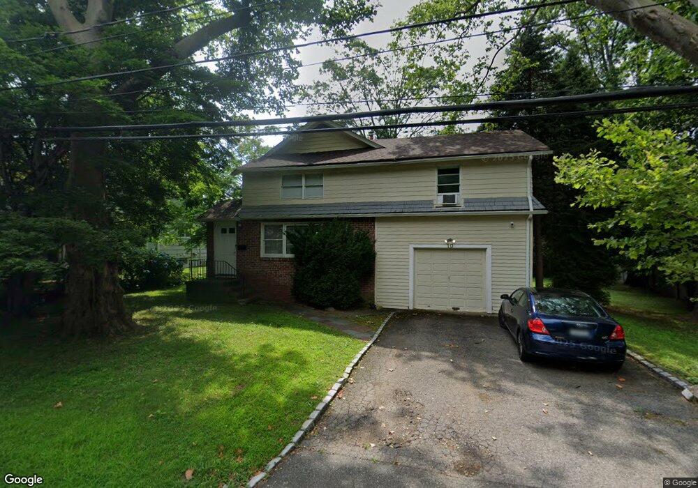 10 Spring Ln, Great Neck, NY 11024 - photo 1