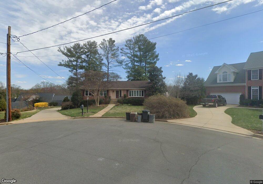 1539 Dahlia Ct, McLean, VA 22101 - photo 1