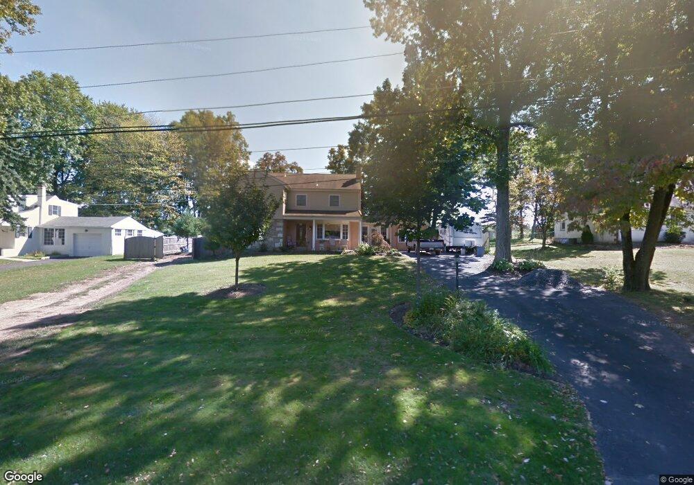 1053 Manor Ln, Southampton, PA 18966 - photo 1