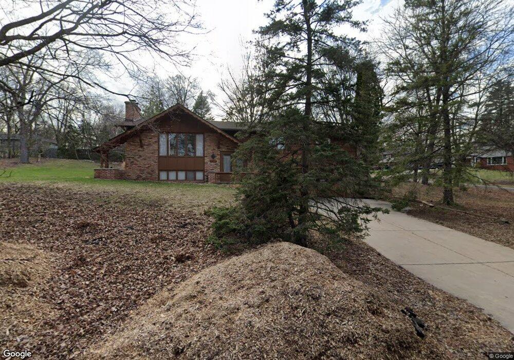 5310 Shady Hills Cir, Excelsior, MN 55331 - photo 1