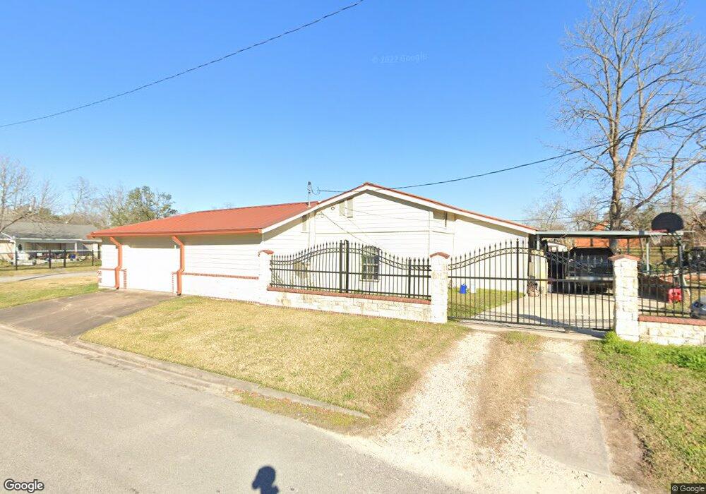 7102 Kinney St, Houston, TX 77087 - photo 1