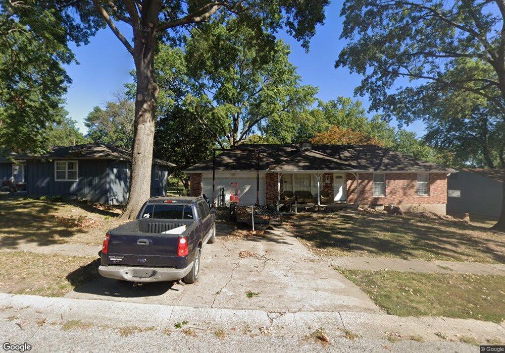 806 NW Maynard St, Blue Springs, MO 64015 - photo 1