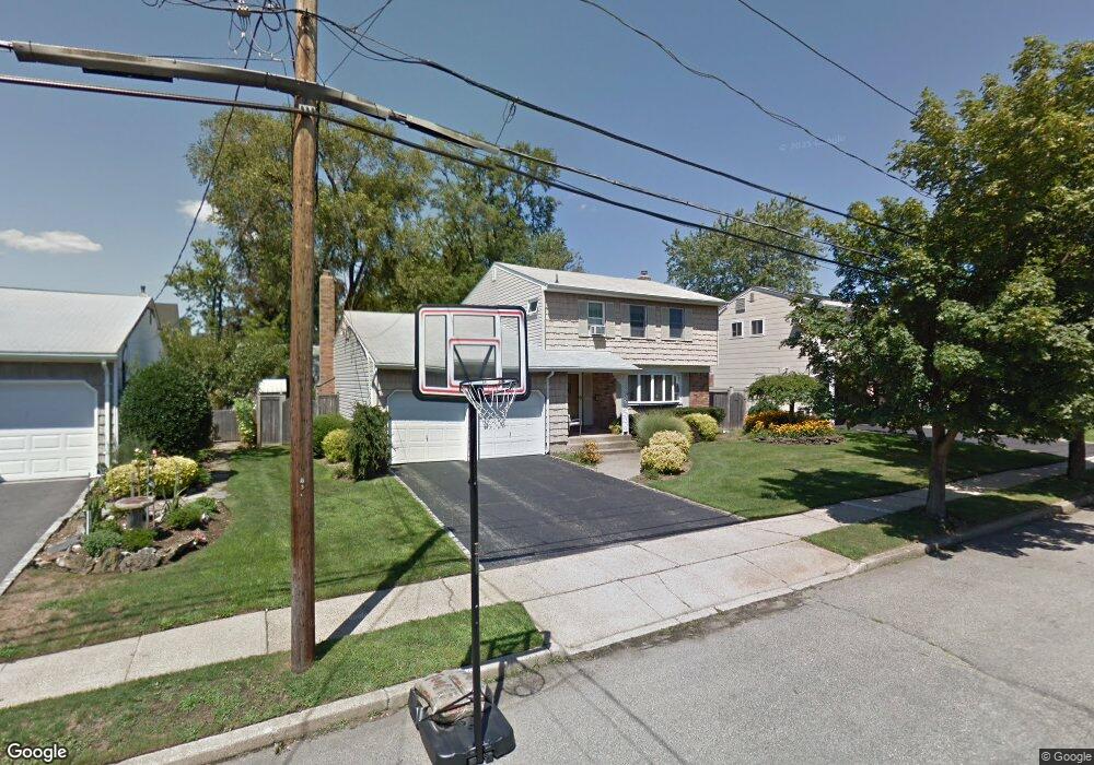 18 Sherwood Dr, Bethpage, NY 11714 - photo 1