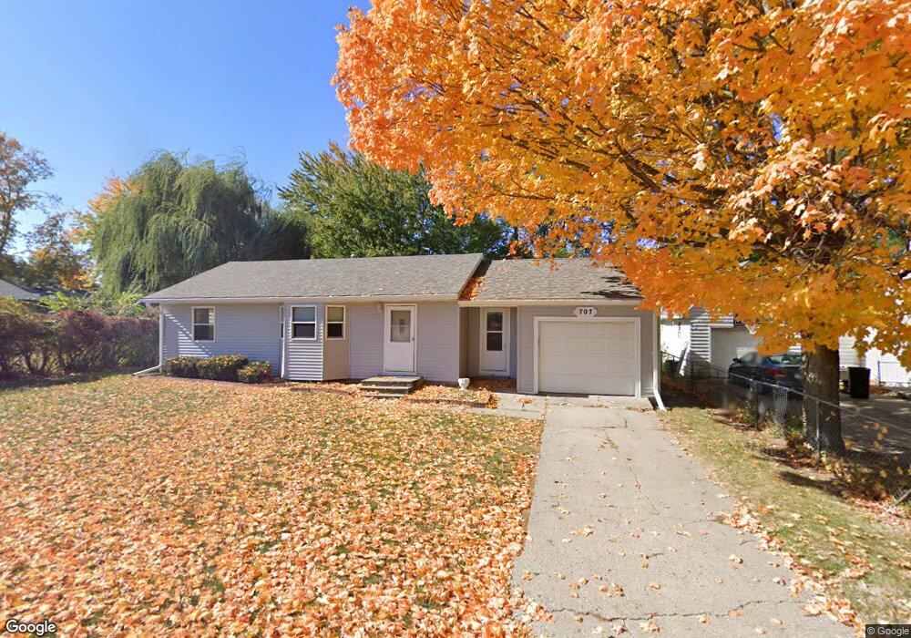 707 E 15th St S, Newton, IA 50208 - photo 1