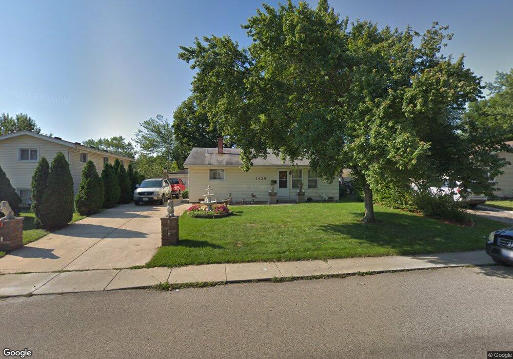 1439 Kings Rd, Carpentersville, IL 60110 - photo 1