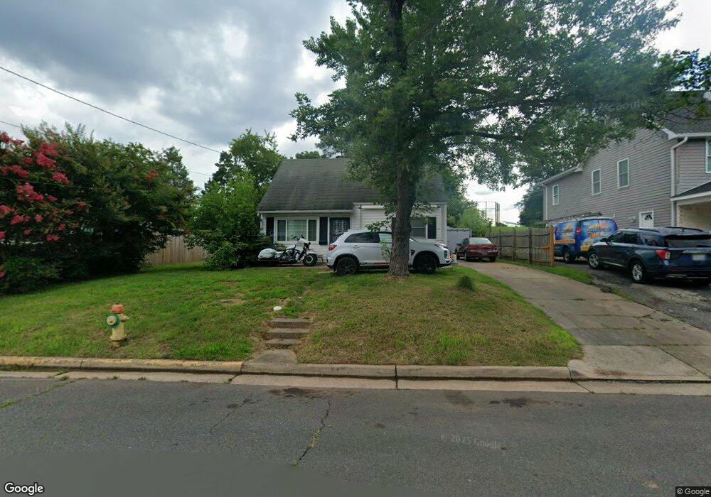 156 Lambert Dr, Manassas Park, VA 20111 - photo 1