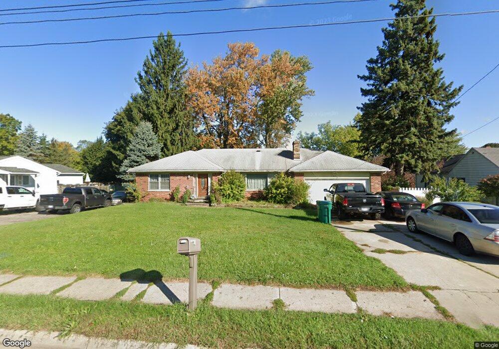 818 W Jolly Rd, Lansing, MI 48910 - photo 1