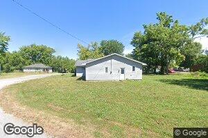 704 Mulberry St, Cisne, IL 62823