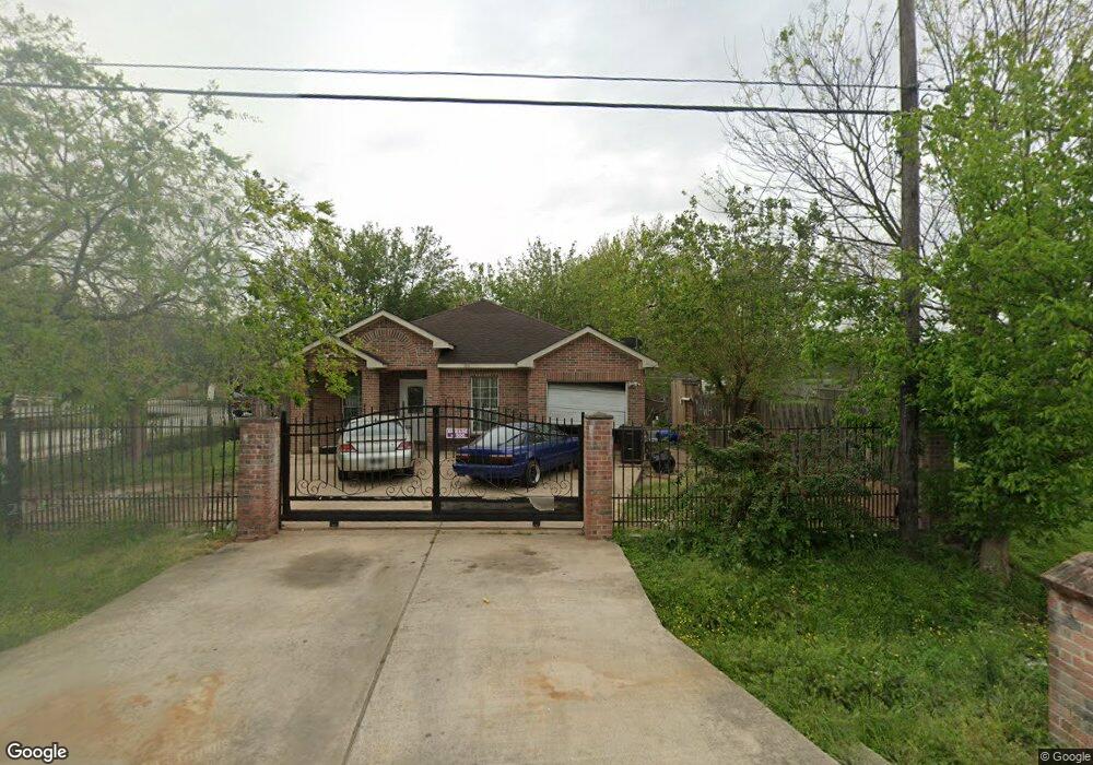 1009 Dolly Wright St, Houston, TX 77088 - photo 1