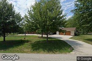 105 N Madison St, Grandview, IA 52752