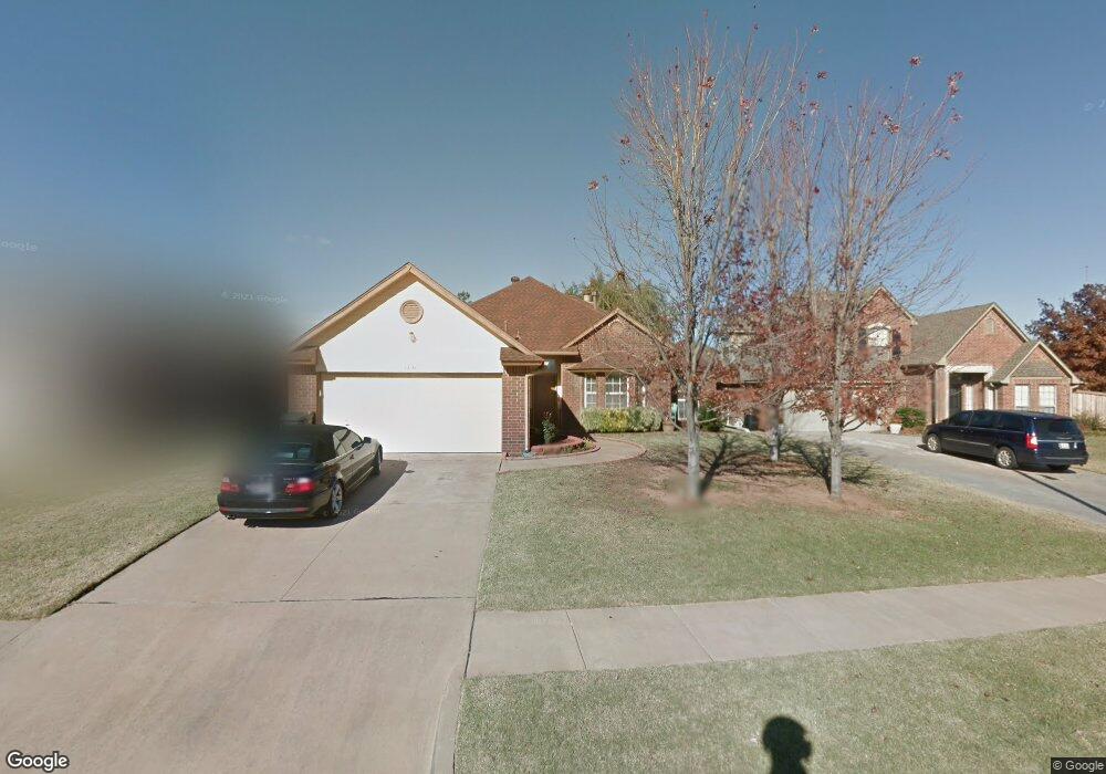 1221 NE 25th St, Moore, OK 73160 - photo 1