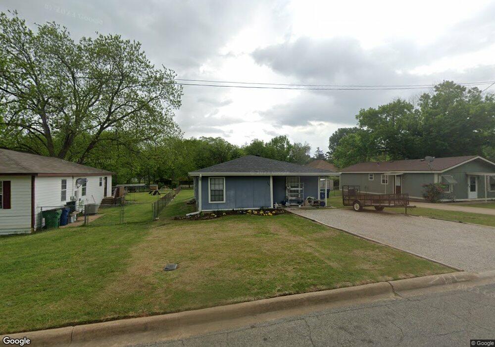 205 Houston St, Pottsboro, TX 75076 - photo 1