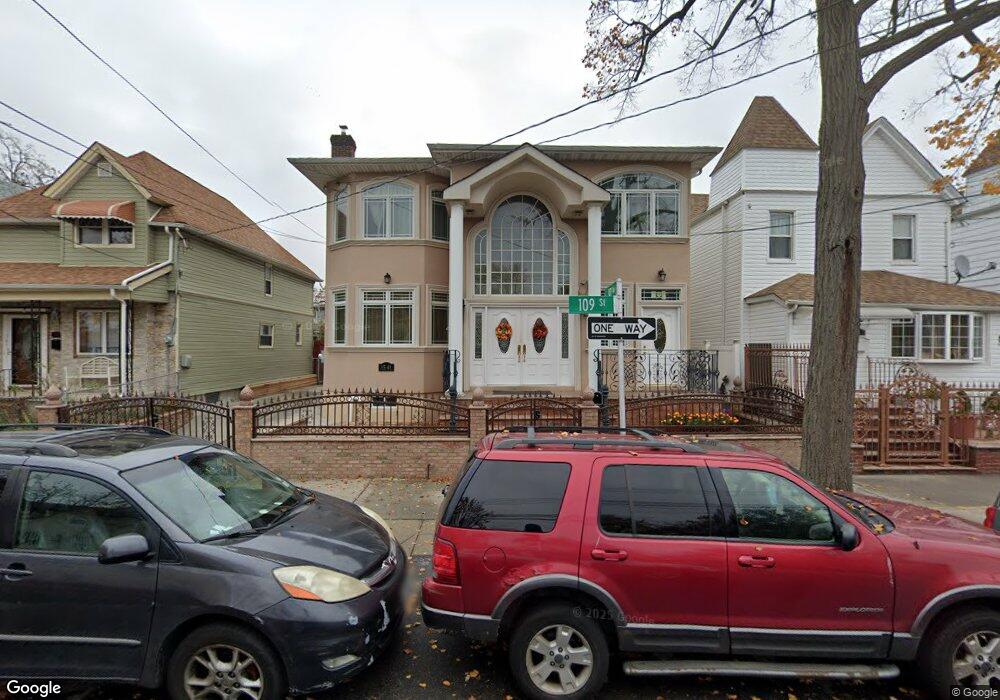 9541 109th St, South Richmond Hill, NY 11419 - photo 1