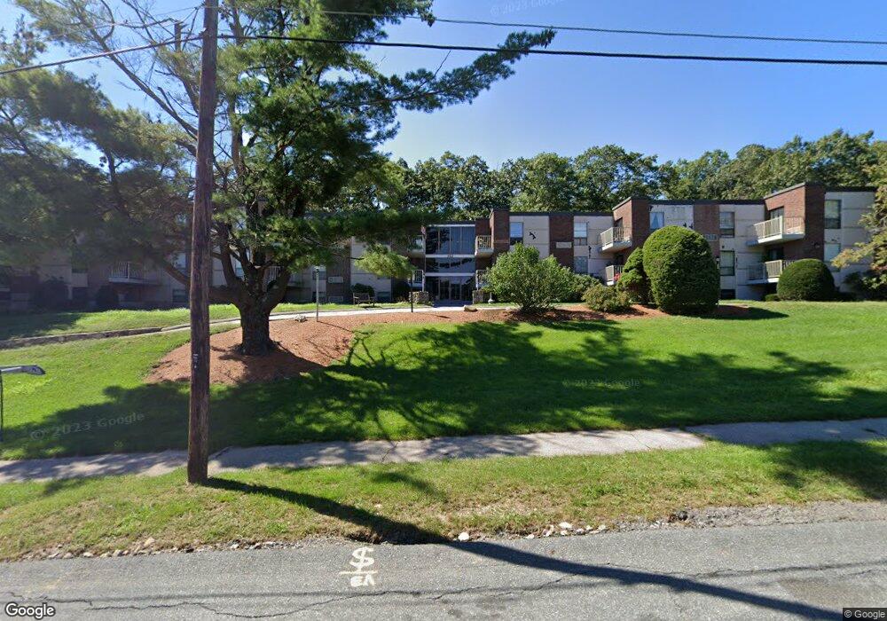 Crestwood Condominiums unit 34, Holliston, MA 01746 - photo 1