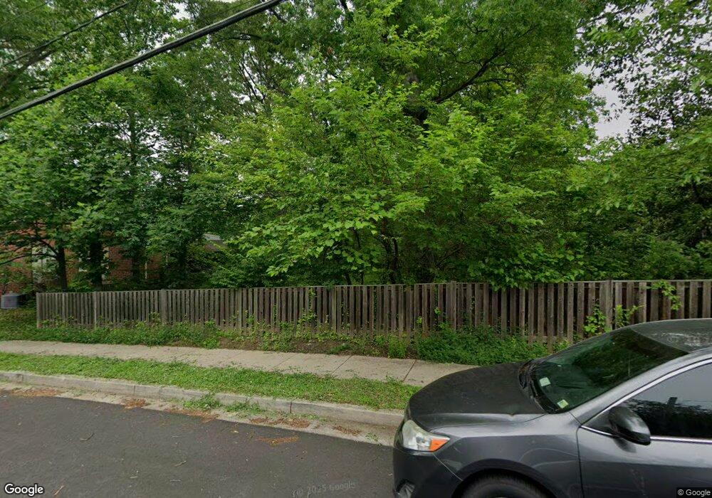 10740 Maple St, Fairfax, VA 22030 - photo 1