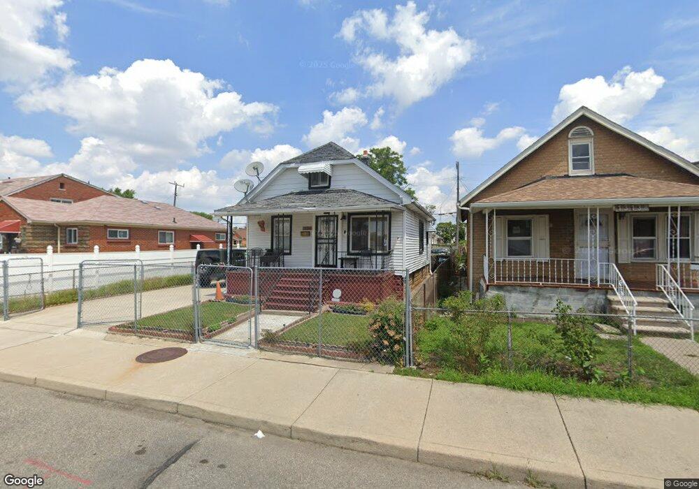 13144 Mitchell St, HamtraMcK, MI 48212 - photo 1