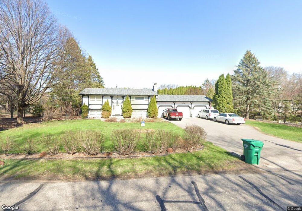 5905 Howards Point Rd, Excelsior, MN 55331 - photo 1