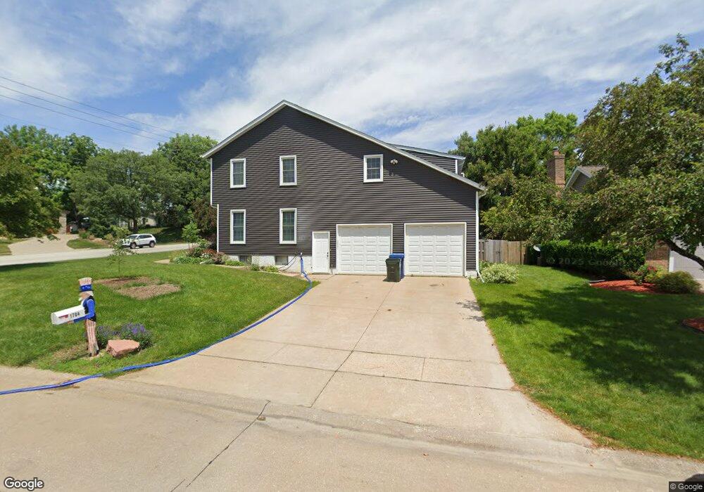 1704 Westminster Cir, Davenport, IA 52807 - photo 1