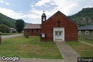 108 S Bridge St, Man, WV 25635