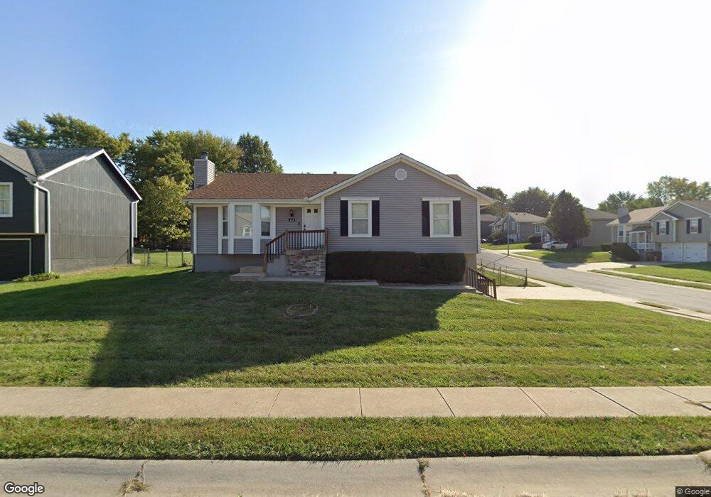 113 S Huntsman Blvd, Raymore, MO 64083 - photo 1