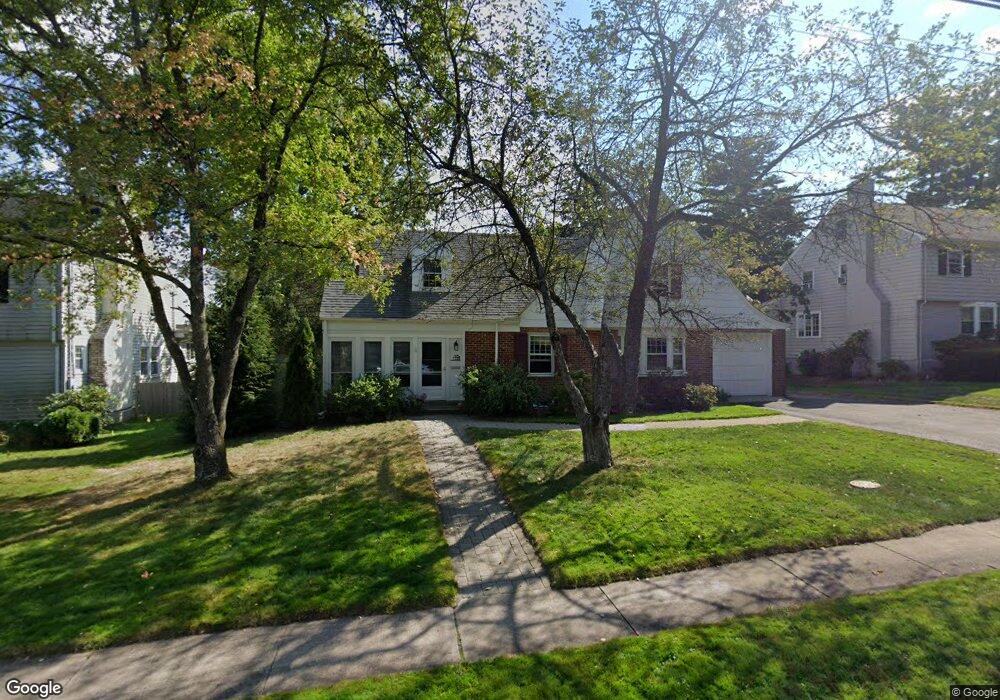 139 Lawler Rd, West Hartford, CT 06117 - photo 1