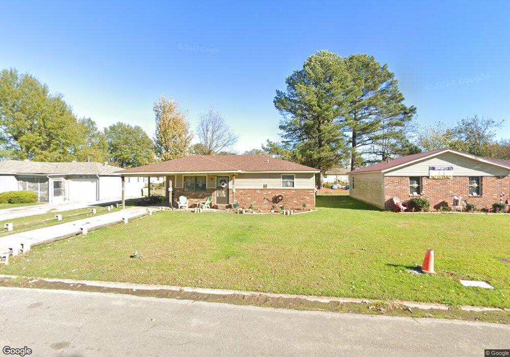 1606 N Spring St, Stuttgart, AR 72160 - photo 1