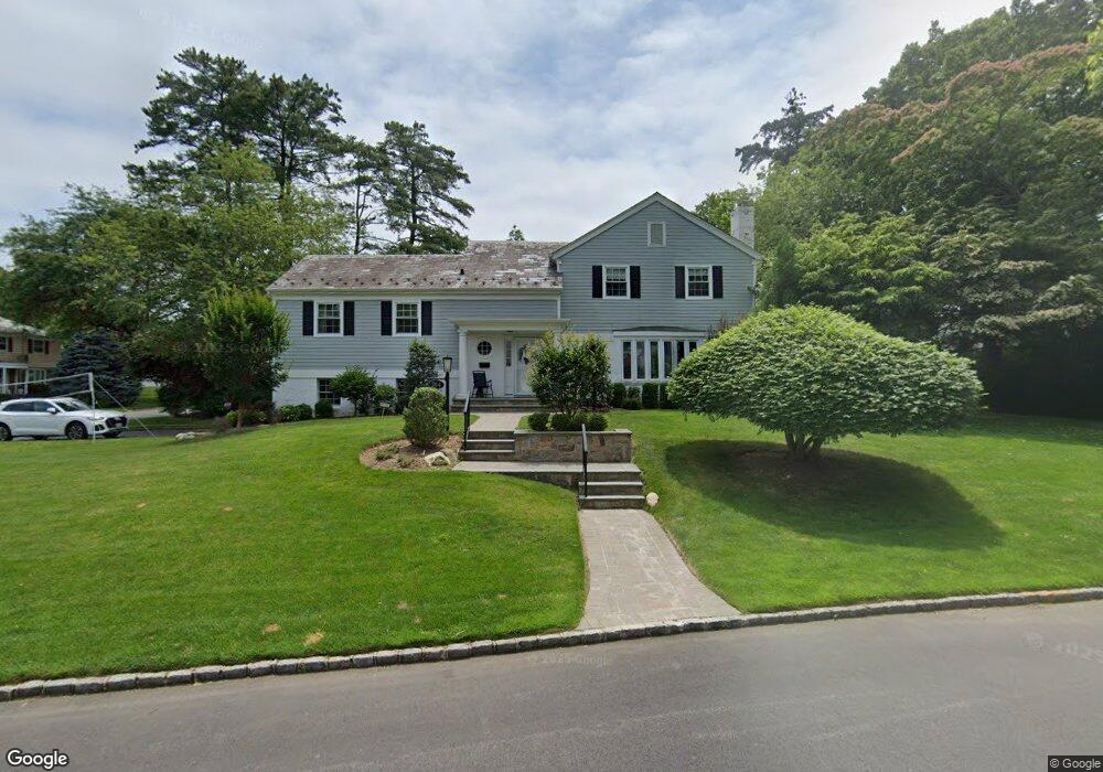 304 Kensett Rd, Manhasset, NY 11030 - photo 1