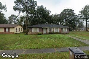 2605 S Greenbrier Dr, Mobile, AL 36605