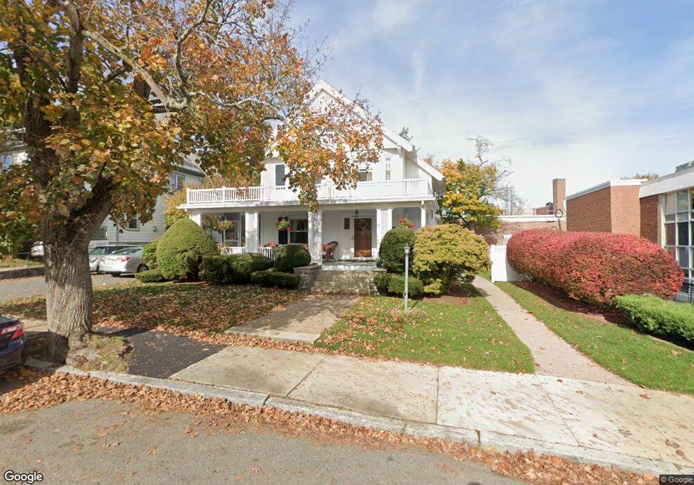 7 Avon St, Wakefield, MA 01880 - photo 1