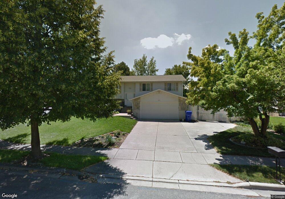 257 Jeffrey Dr, Centerville, UT 84014 - photo 1