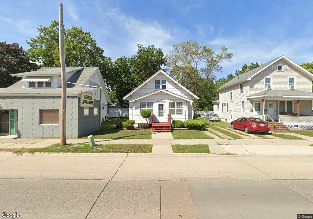 1108 W Oakland Ave, Austin, MN 55912 - photo 1