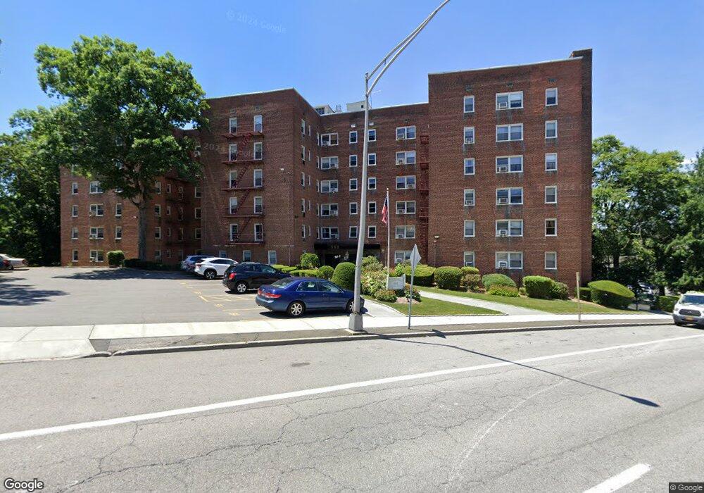 Tuckahoe Terrace unit 2E, Yonkers, NY 10710 - photo 1