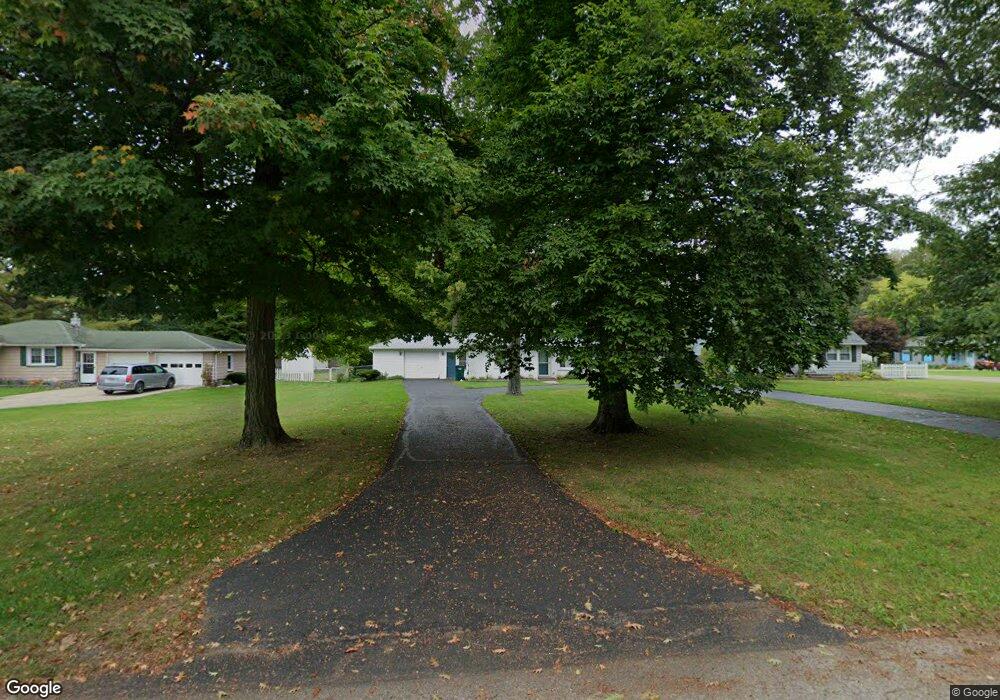 510 Sawyer Rd, Lansing, MI 48911 - photo 1