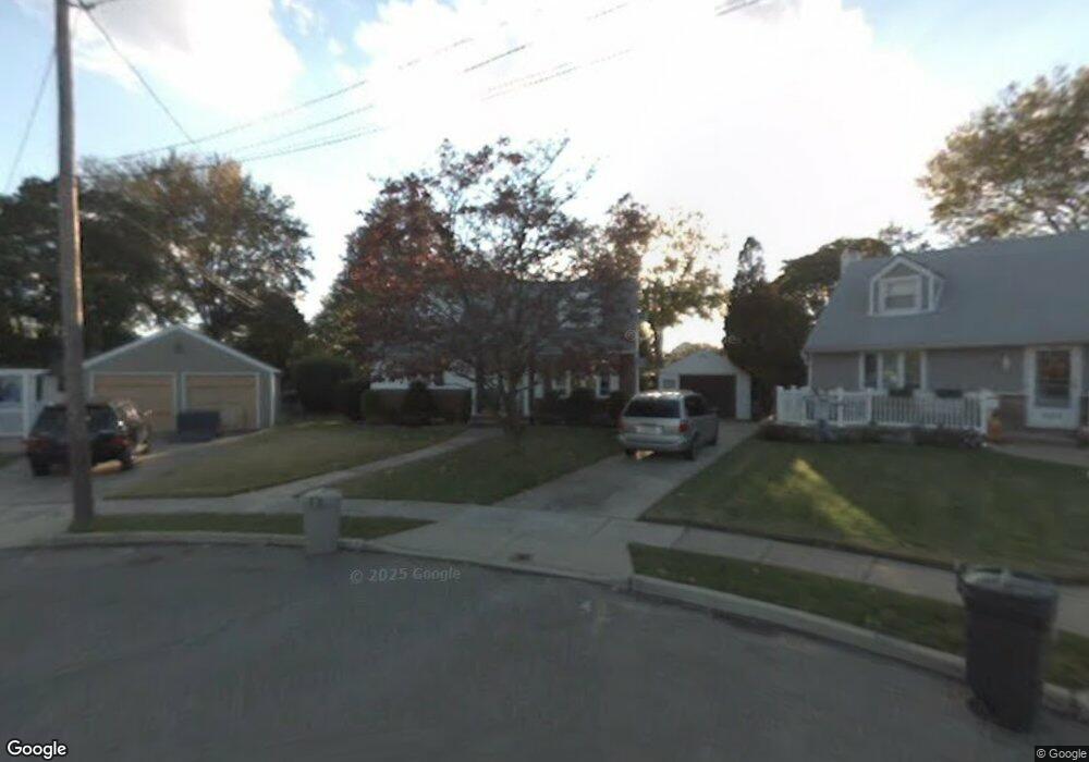 955 Cedar Ct, Franklin Square, NY 11010 - photo 1