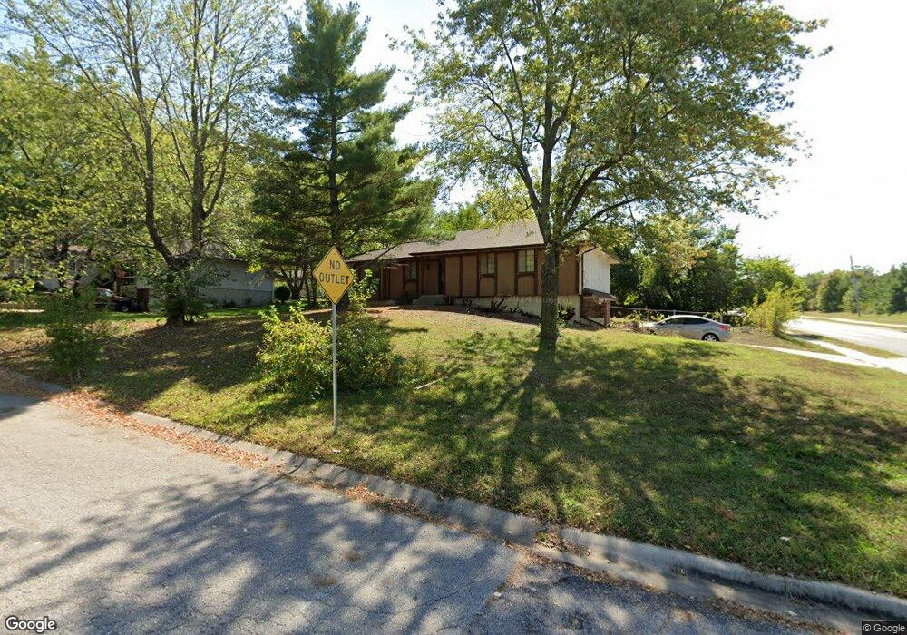 311 W Royal St, Raymore, MO 64083 - photo 1