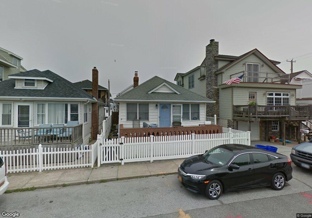 30 Wyoming Ave, Long Beach, NY 11561 - photo 1