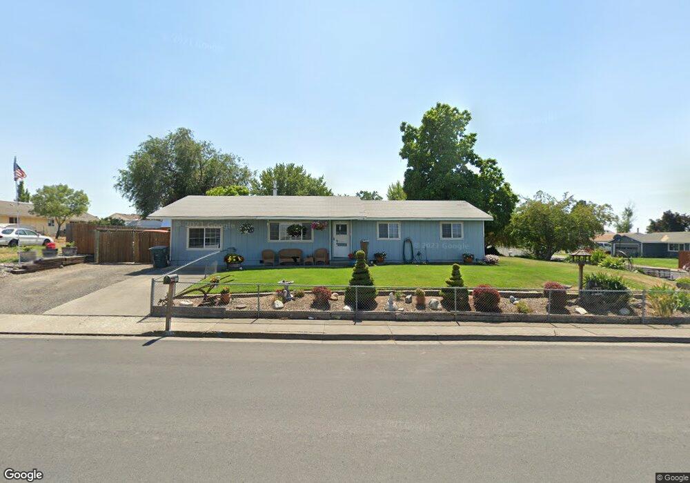 208 SW Nye Ave, Pendleton, OR 97801 - photo 1