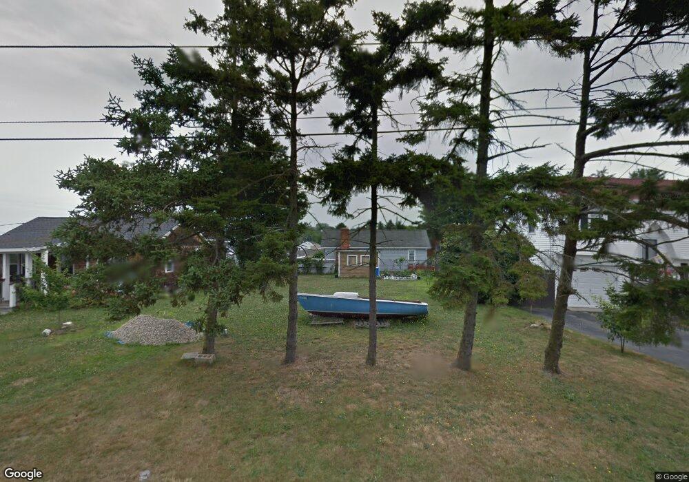 129 Greenfield Ave, Portsmouth, RI 02871 - photo 1