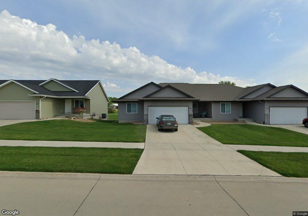 1810 Rosehill Dr SW, Cedar Rapids, IA 52404 - photo 1