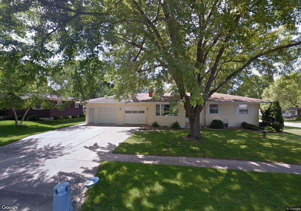 2140 Highview Dr, Marion, IA 52302 - photo 1