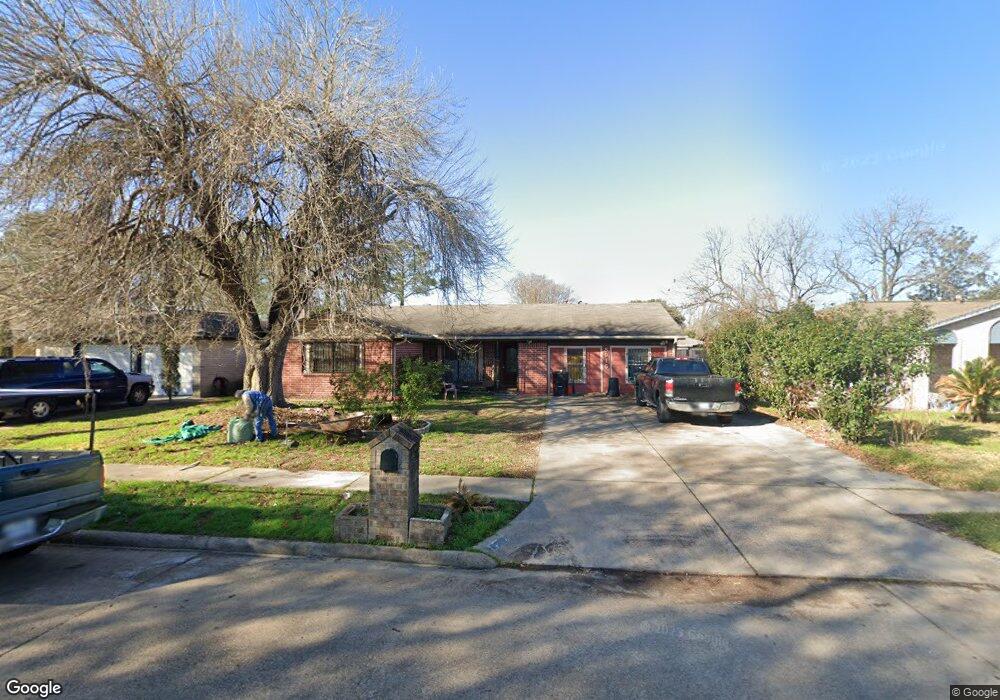 8915 Sunnywood Dr, Houston, TX 77088 - photo 1